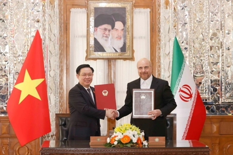 Vietnam-Iran’s first legislative agreement inked