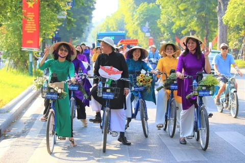 Ao Dai connecting Hanoi Tourism and Heritage 2023