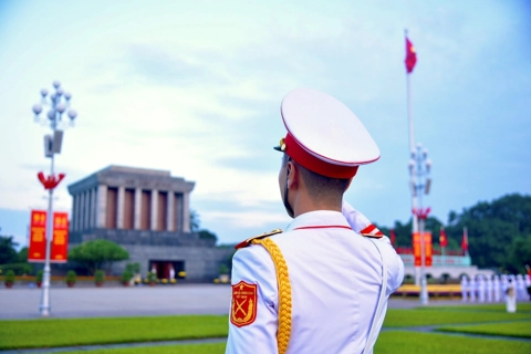 Hanoi in remembrance of historic Autumn days
