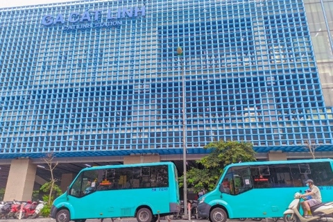 Hanoi improves public transportation with more minibuses