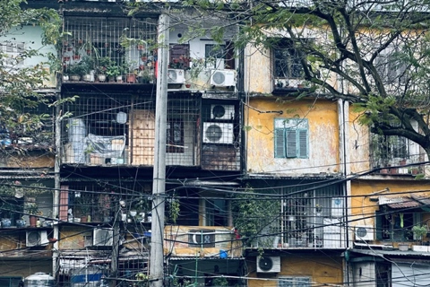 Hanoi to speed up renovations of old apartment buildings  