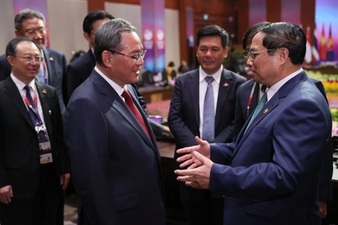 Vietnam views ties with China a top priority: PM