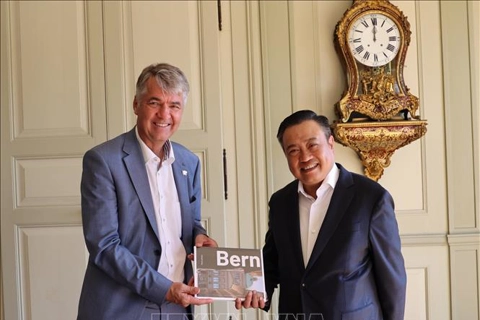 Hanoi strengthens cooperation with Swiss cities