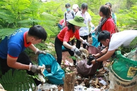 Hanoi takes actions for “Clean up the world” campaign