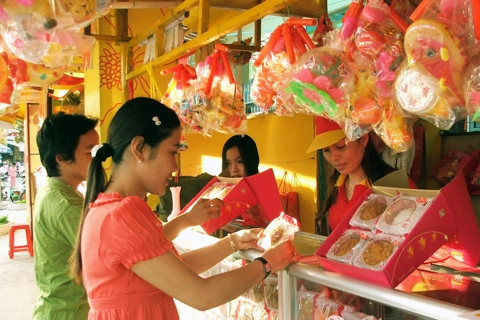 Mooncake market: Vast selection, low sales