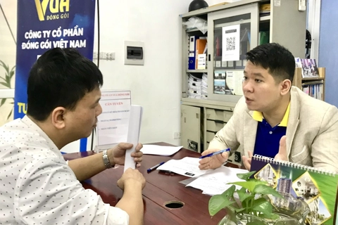 Hanoi businesses recruit large workforce to meet production demands