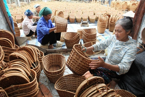 Digital transformation uplifts traditional craft villages in rural Hanoi 