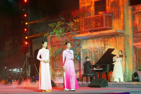 Hanoi Ao Dai Tourism Festival 2023 opened