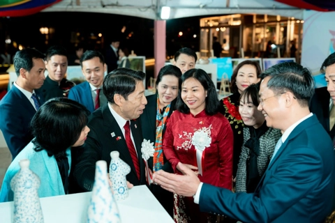 Hanoi – Fukuoka relations reach new height