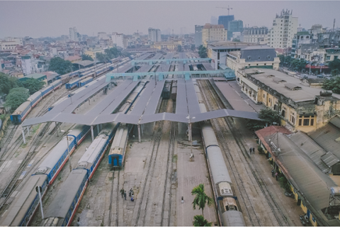 Hanoi as the heart of northern logistics and transportation