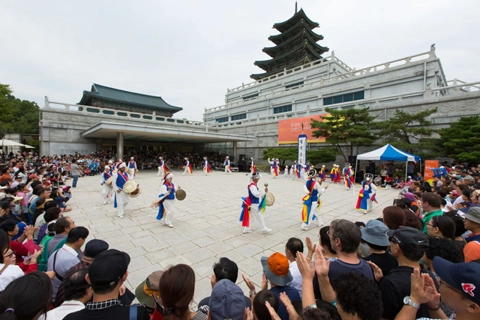  South Korean farm music performed in Hanoi