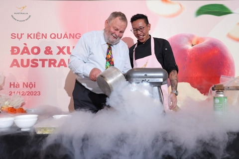 Peach-based dishes to revive Australian summer in Hanoi