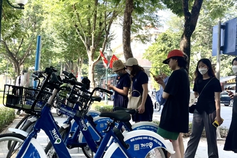 Hanoi prioritizes public network in 2024: Municipal officials
