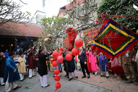 Hanoi's Old Quarter recreates traditional Tet customs