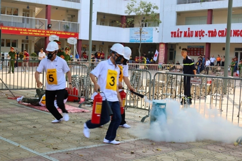 Firefighting and rescue skills competition in Hanoi