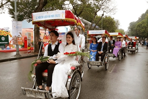 Distinctive products, services key to Hanoi tourism industry