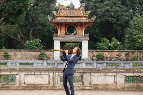 [Video] Hanoi beauties in sax legend Kenny G's music video