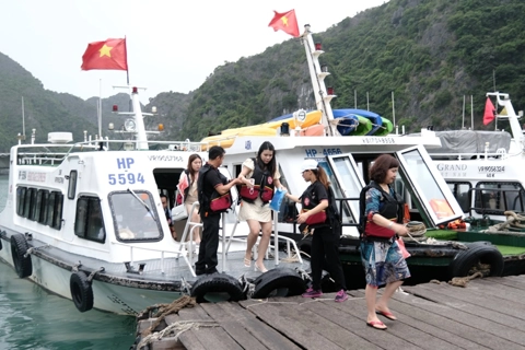 Hanoi tourism sector struggles with rising airfares