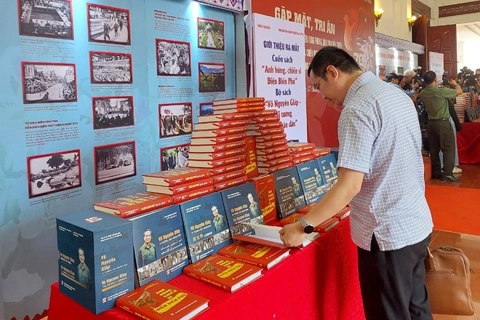 Book series about General Giap released in five foreign languages