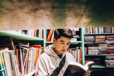 Hanoi's oldest book street preserving the city's reading culture