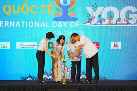 International Yoga Day kicked off in Hanoi
