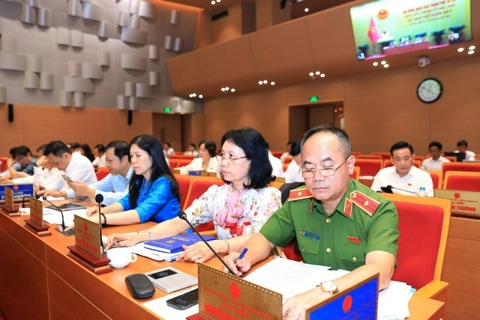 Hanoi lawmakers approve socio-economic plan for H2