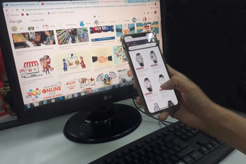 Taxes revenue from online shopping in Vietnam nearly triple in H1