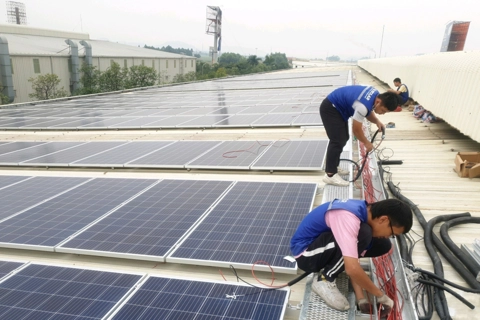 Price of self-generated rooftop solar power proposed for Vietnam's sole power distributor