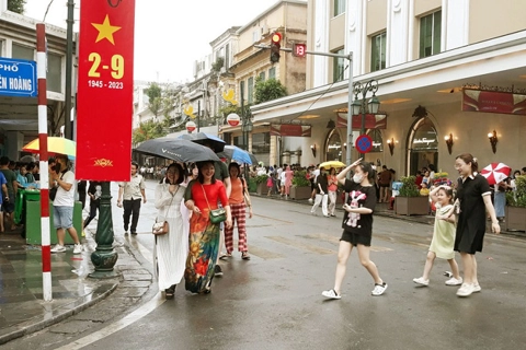 Vietnamese enjoy five-day National Day holiday