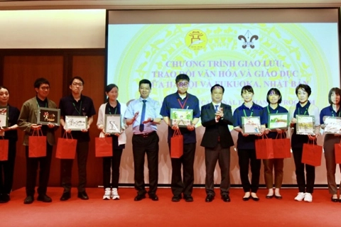 Fukuoka students begin homestay exchange program in Hanoi