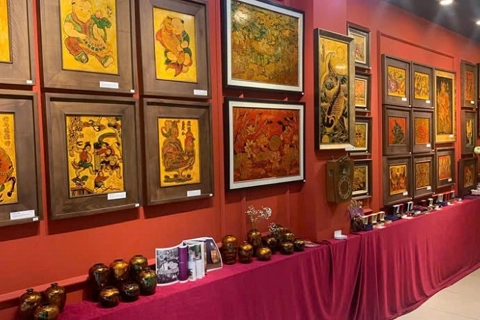 Lacquer painting exhibition now underway in Hanoi