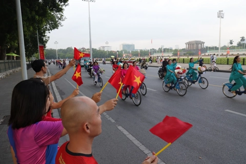 September 2 holiday spurs brisk tourism across the country