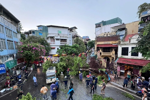 Hanoi: Key agencies urged to be fully operational during typhoon