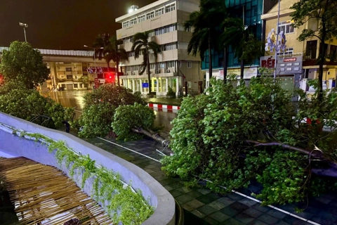 Hanoi streets left in disarray after super typhoon swept away