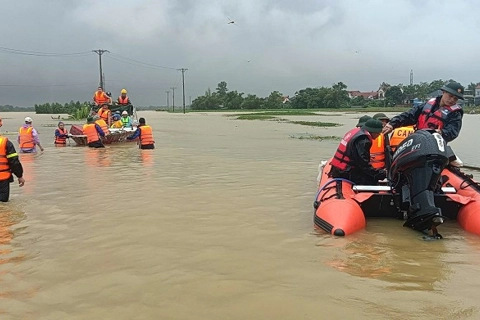 US announces $1 million for immediate relief efforts for Vietnam 