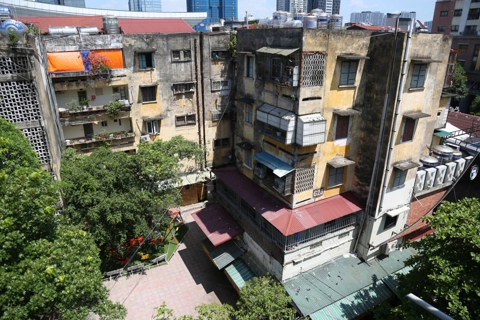 Breakthroughs required to facilitate old apartment renovation in Hanoi