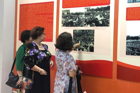 Remembering the days of Hanoi's liberation through archives