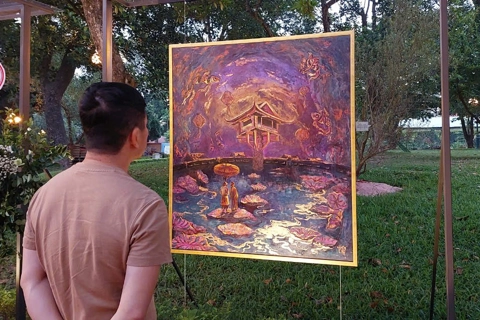 Sacred and mysterious Hanoi in lacquer painting