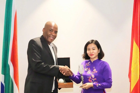 Hanoi seeks to accelerate partnerships with South African localities