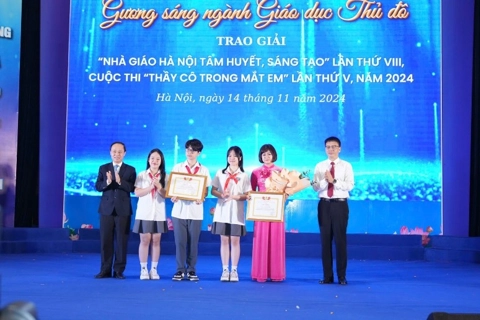 Hanoi honors 196 exemplary teachers for dedication and creativity
