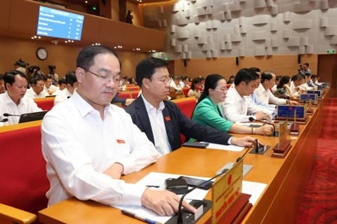  Hanoi lawmakers approve smart traffic development plan 