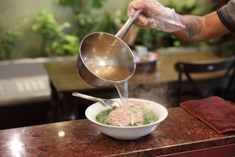 Finding ways to make Hanoi pho, a global dish