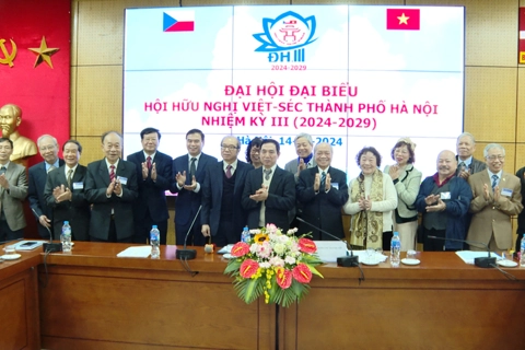 Vietnam-Czech Friendship Association Congress reviews achievements