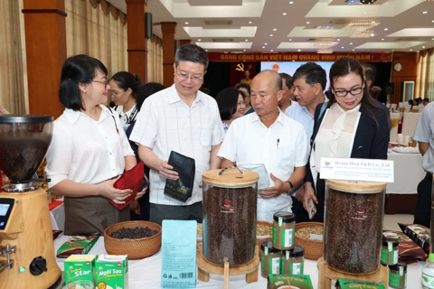 Hanoi supports farmers' end-of-year agricultural sales