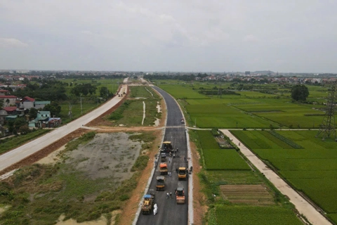 Hanoi accelerates completion of Ring Road No. 4 service roads in 2025