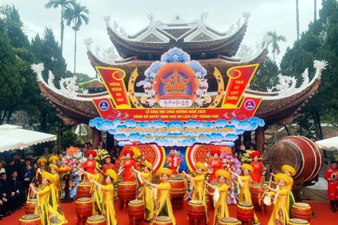 Huong Pagoda Festival opens