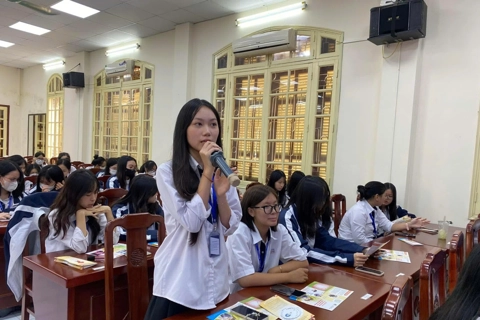 Hanoi students embark on innovative English self-learning program