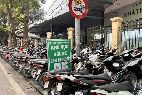 Hanoi expands cashless parking pilot program
