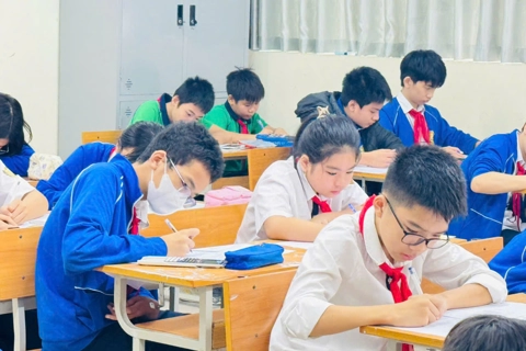 Hanoi takes strong action against unauthorized private tutoring