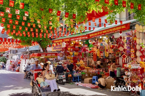 Bustling 2025 Hanoi’s Old Quarter Mid-Autumn Festival